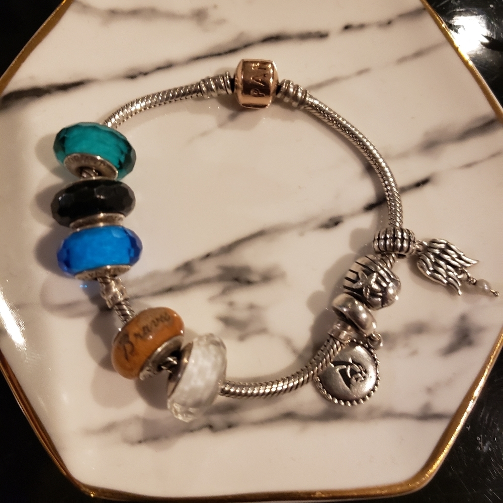 Pandora Bracelet Rose Gold Clasp w/ 8 Charms 7.25"